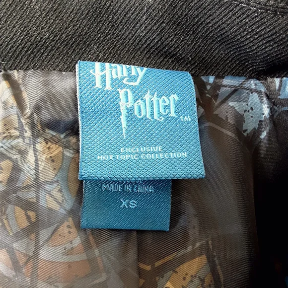Harry Potter Hot Topic Deadly Hallows Black Button Up Jacket Size XS~No Hood - Picture 12 of 13